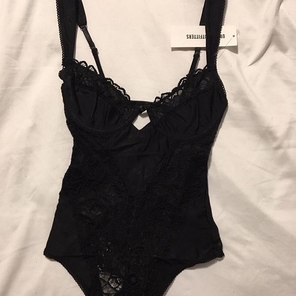 UO/ editorial bodysuit - Picture 2 of 2